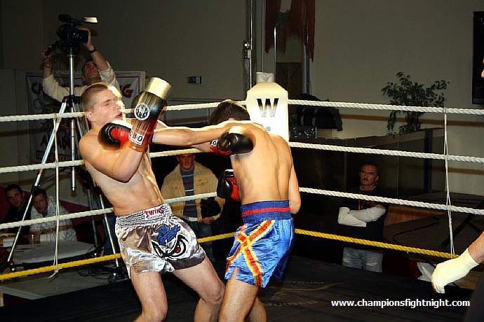 091218_0123_slonov-sahralian_k1_fight_night_ii.jpg